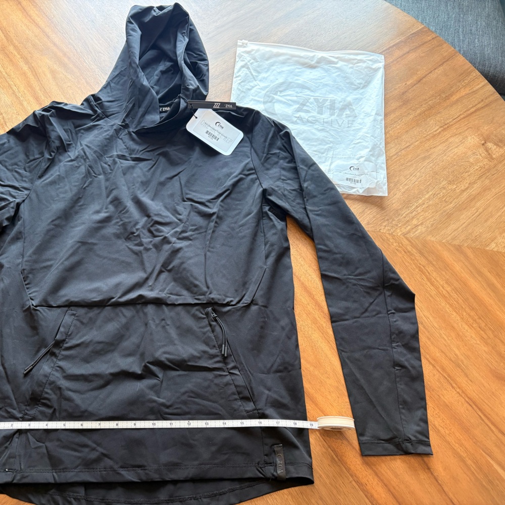 ZYIA Men's Black Zipper Pocket Hoodie NWT Size Small